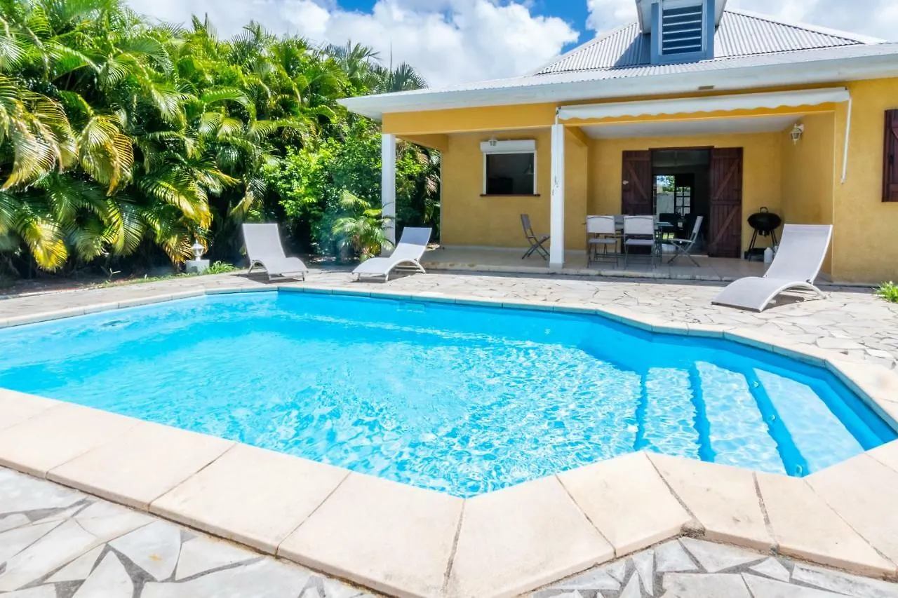 Villa Désirée : Suberbe villa avec piscine et jardin Saint-Francois